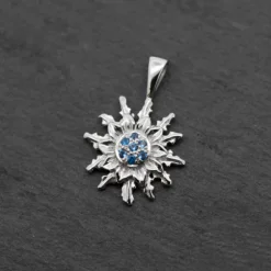 Colgante Eguzkilore Oro Blanco y Zafiros 14mm