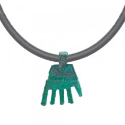 Colgante Mano de Irulegi Verde 20mm y Caucho