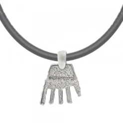 Colgante Mano de Irulegi Plata 20mm y Caucho