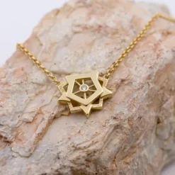 Gargantilla Ciudadela de Plata Dorada