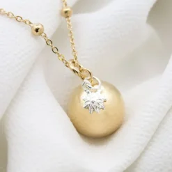 Llamador de Ángeles Bola Dorada con Cadena