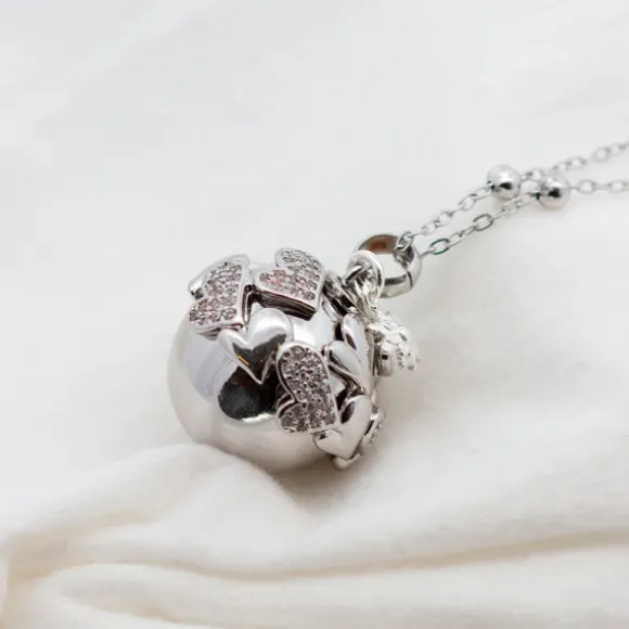 Llamador de Ángeles Corazones con Cadena y Mariposa Personalizable